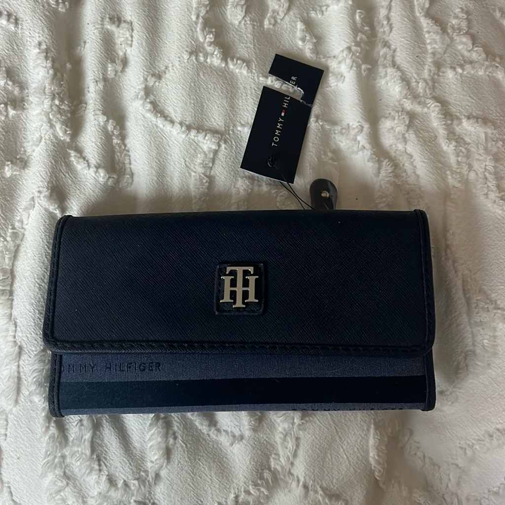 Brand New Tommy Hilfiger Wallet